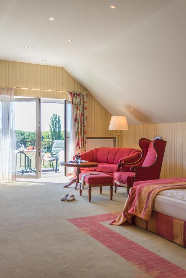 Lohmann'S Romantik Hotel Gravenberg Langenfeld  Esterno foto