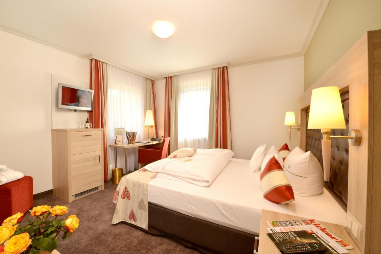 Lohmann'S Romantik Hotel Gravenberg Langenfeld  Esterno foto