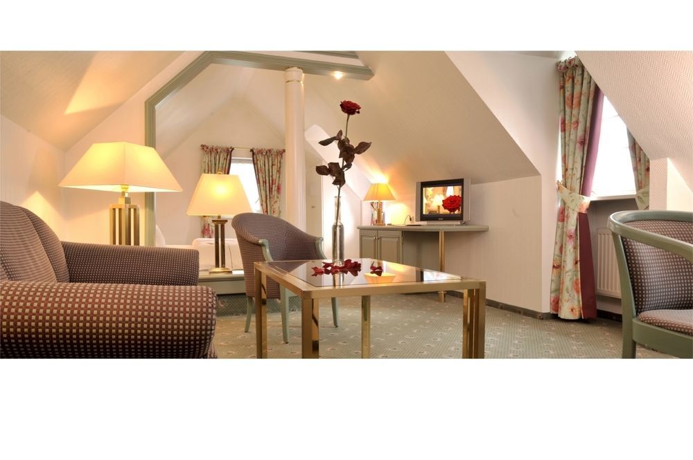 Lohmann'S Romantik Hotel Gravenberg Langenfeld  Esterno foto