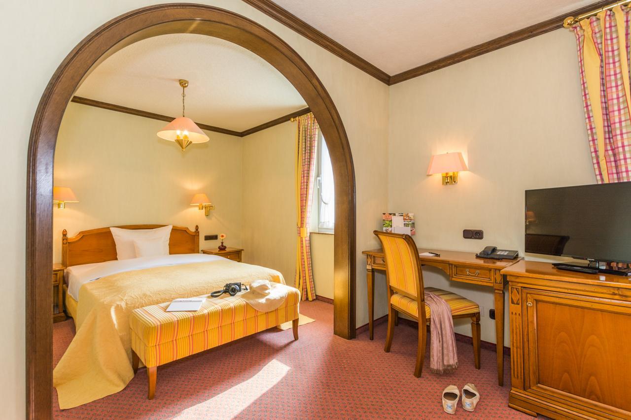 Lohmann'S Romantik Hotel Gravenberg Langenfeld  Esterno foto