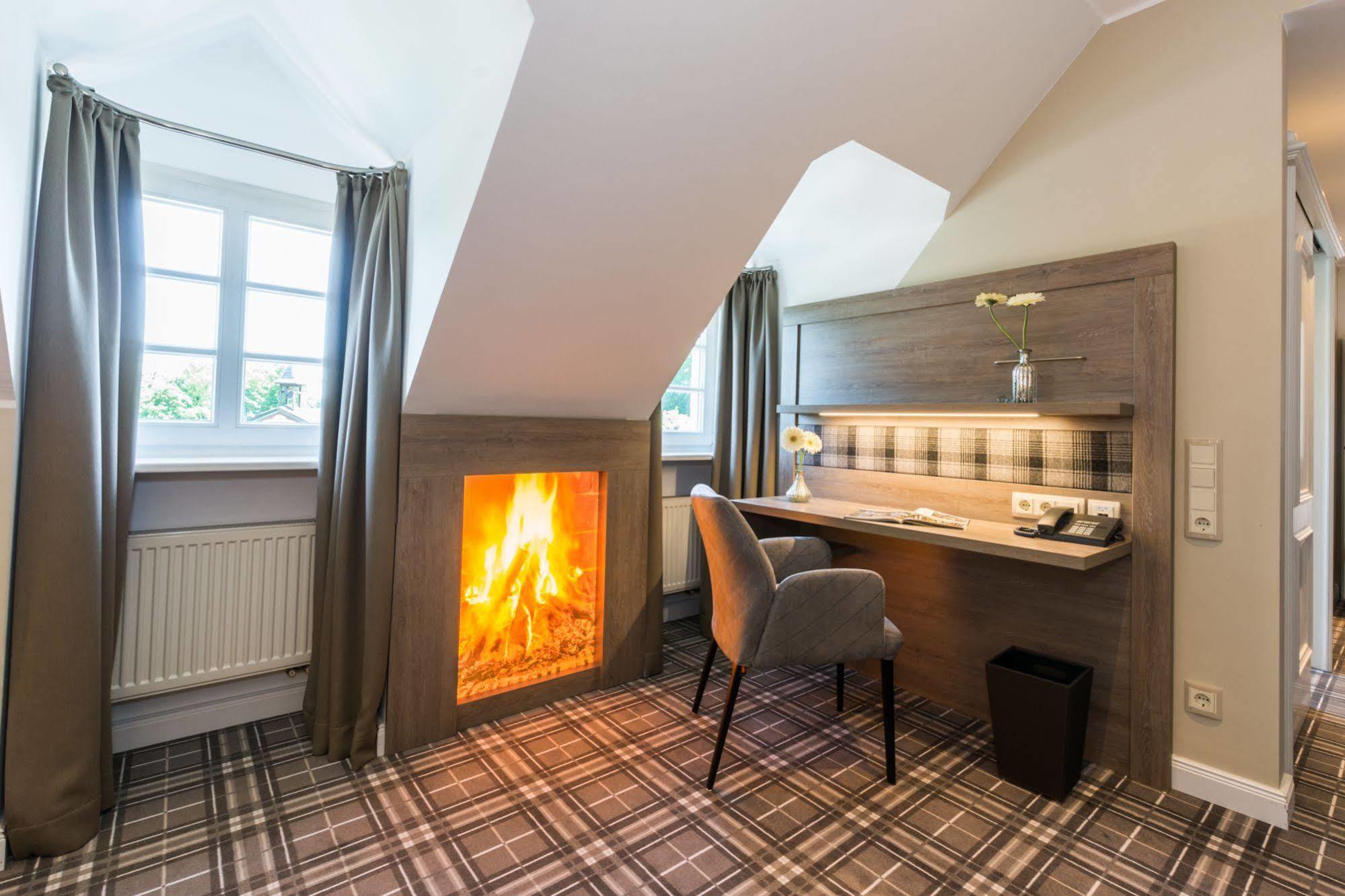 Lohmann'S Romantik Hotel Gravenberg Langenfeld  Esterno foto