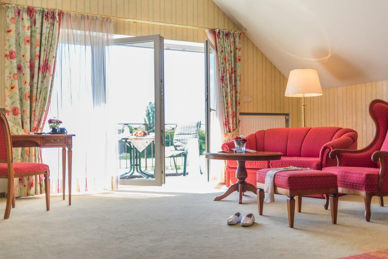 Lohmann'S Romantik Hotel Gravenberg Langenfeld  Esterno foto