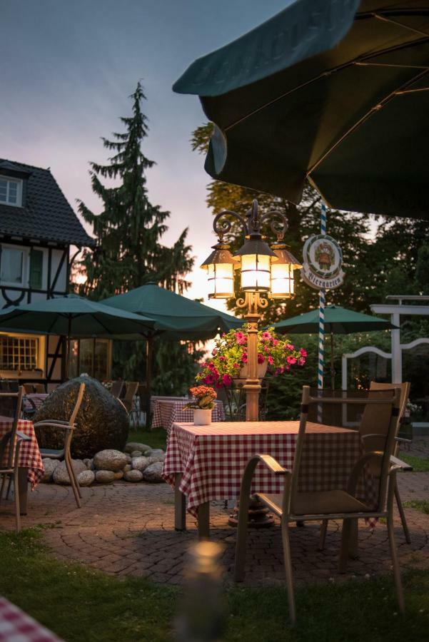 Lohmann'S Romantik Hotel Gravenberg Langenfeld  Esterno foto