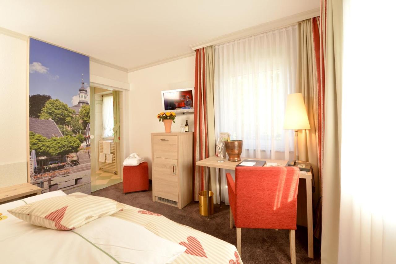 Lohmann'S Romantik Hotel Gravenberg Langenfeld  Esterno foto
